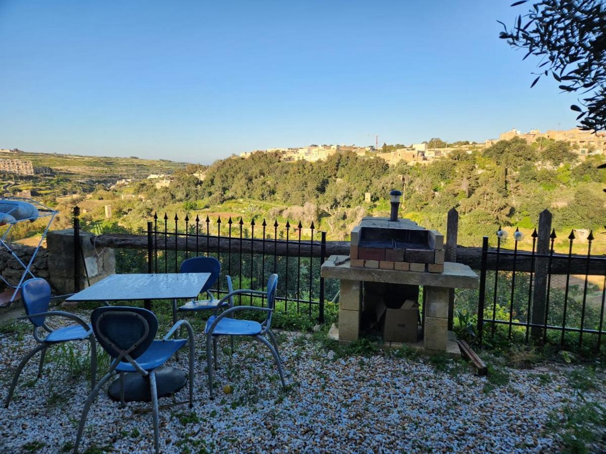 Gozo Island Escape Sleeps 4 With Private Bathroom Ghajn il-Kbira  Exteriér fotografie