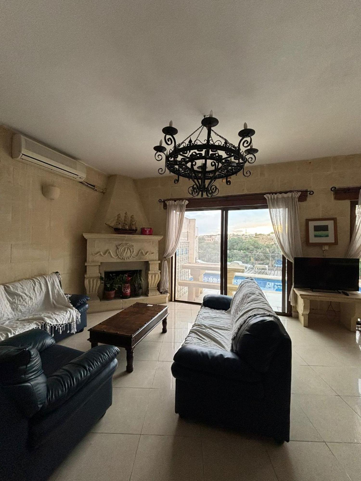 Gozo Island Escape Sleeps 4 With Private Bathroom Ghajn il-Kbira  Exteriér fotografie
