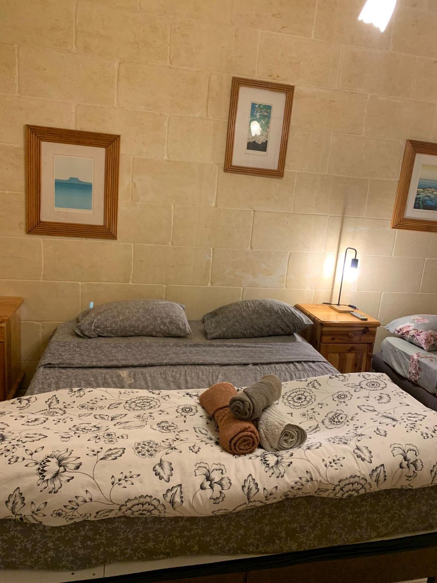 Gozo Island Escape Sleeps 4 With Private Bathroom Ghajn il-Kbira  Exteriér fotografie
