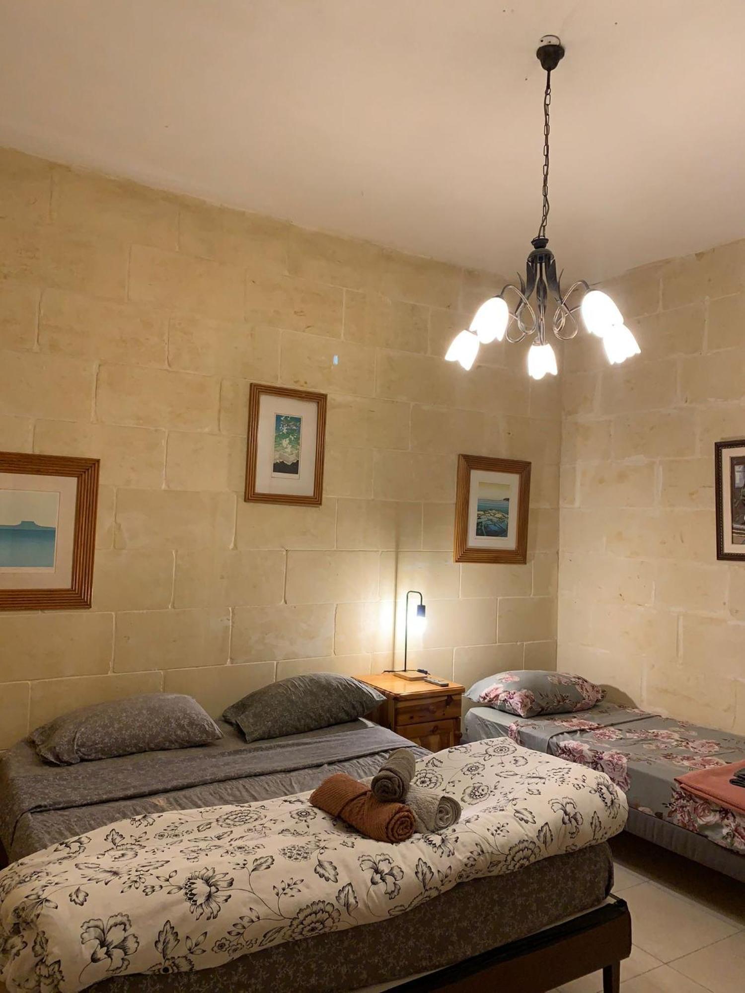 Gozo Island Escape Sleeps 4 With Private Bathroom Ghajn il-Kbira  Exteriér fotografie