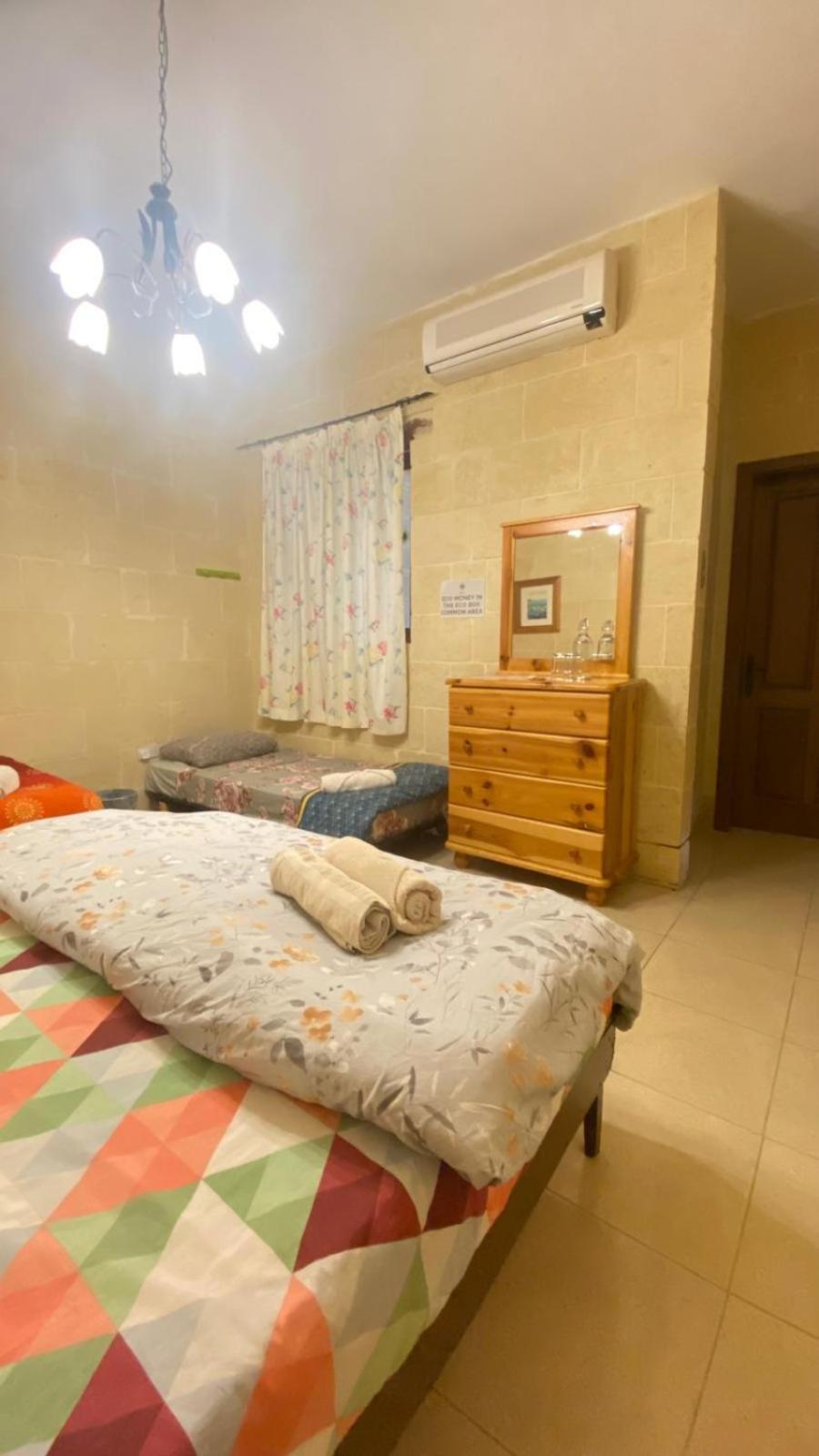 Gozo Island Escape Sleeps 4 With Private Bathroom Ghajn il-Kbira  Exteriér fotografie