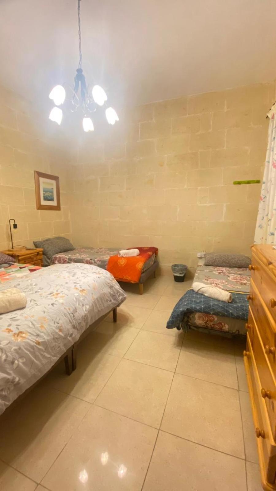 Gozo Island Escape Sleeps 4 With Private Bathroom Ghajn il-Kbira  Exteriér fotografie